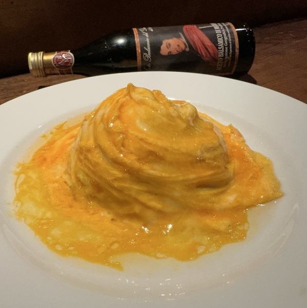 【絶品】濃厚クリームソースのオムライス