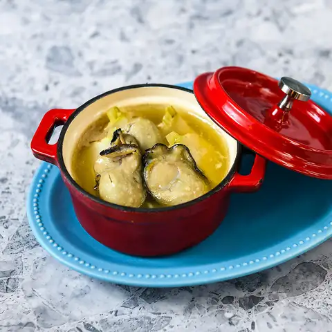名物ボルケーノ蒸し牡蠣やグラタンなど多彩な創作料理♪