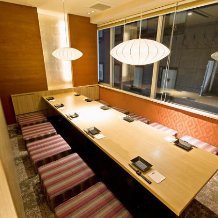 [There is also a complete private room for medium-sized people!] It is a private room for customers of about 8 to 10 people.Please use it for various banquets such as face-to-face seats, entertainment, and dinner ☆ Please contact us if you would like a quiet seat such as entertainment.