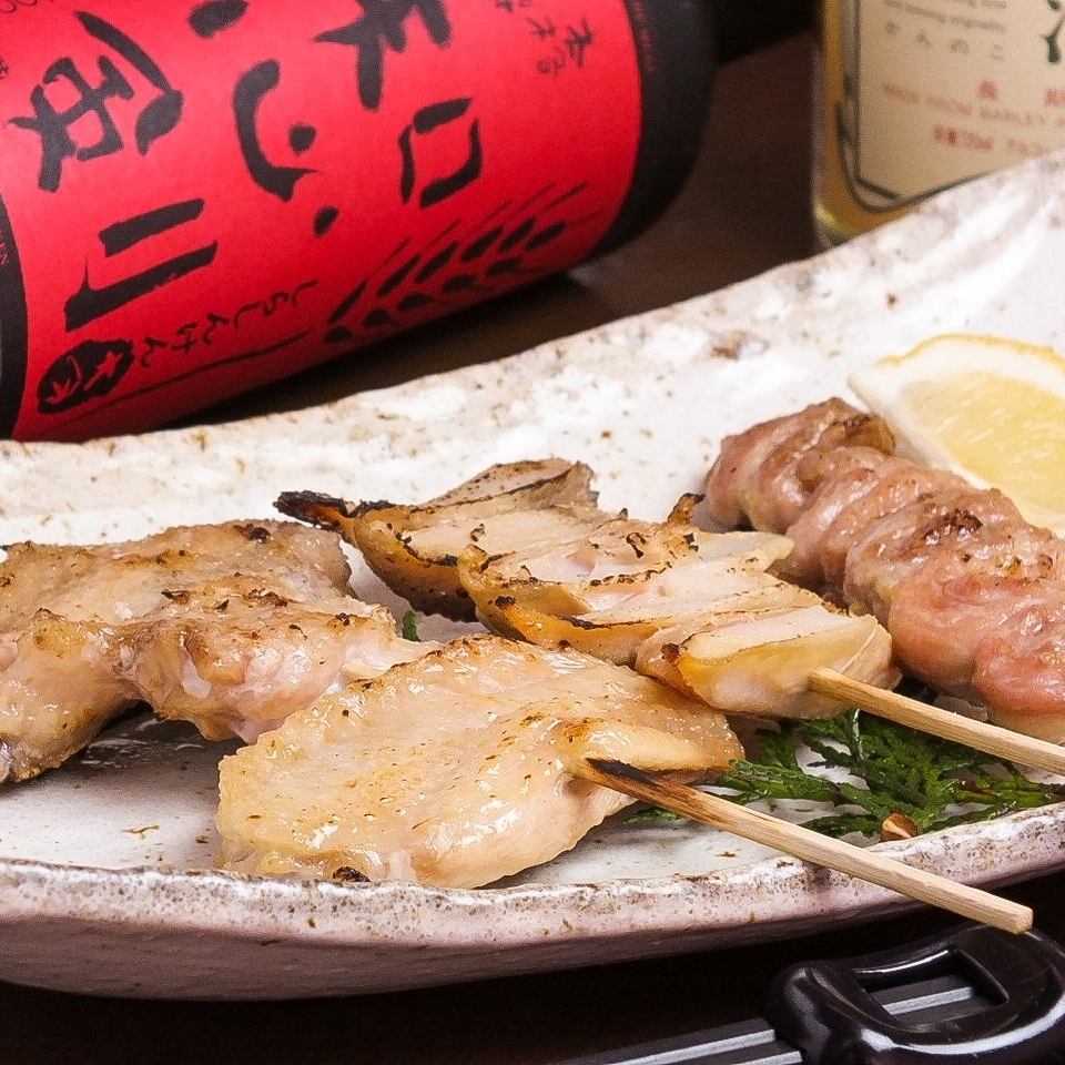 Excellent compatibility with sake! Please enjoy the skewers made with domestic chicken ♪