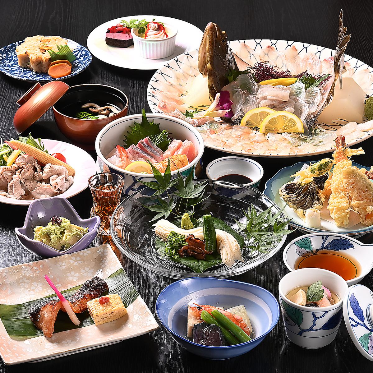Live fish with outstanding freshness! Served by handling the fish in the cage.We also offer seasonal kaiseki cuisine.