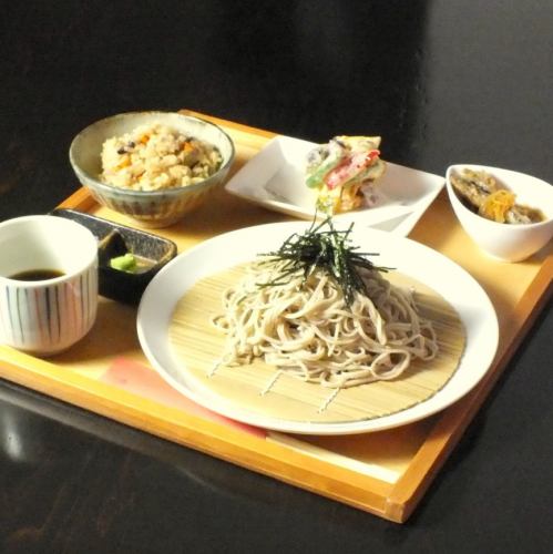 [Pride of the signboard menu] The proud Japanese soba that the chef carefully hand-crafts