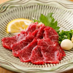Carefully selected red meat sashimi