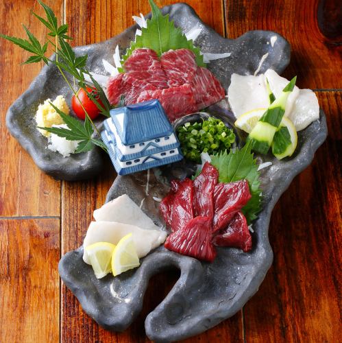 Speaking of Kumamoto, you can't miss it! Carefully selected horse sashimi and horse dishes!
