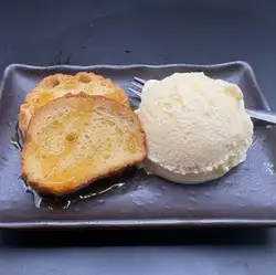 フレンチトーストバニラアイス添え