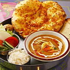 For those who want to increase their stamina♪ [Calcutta set] Comes with 2 types of chicken and garlic naan! 1,628 yen