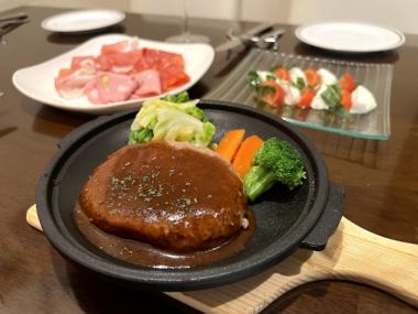 【ご予約限定】黒毛和牛ハンバーグorステーキから選べる絶品ランチコース♪ 2750円（税込み）