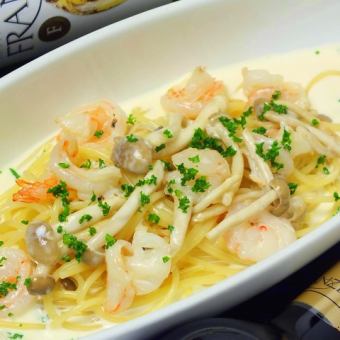 Shrimp and mushroom cream pasta