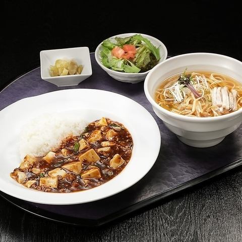 お得なランチセットと共にまったりと昼飲みをお楽しみください♪