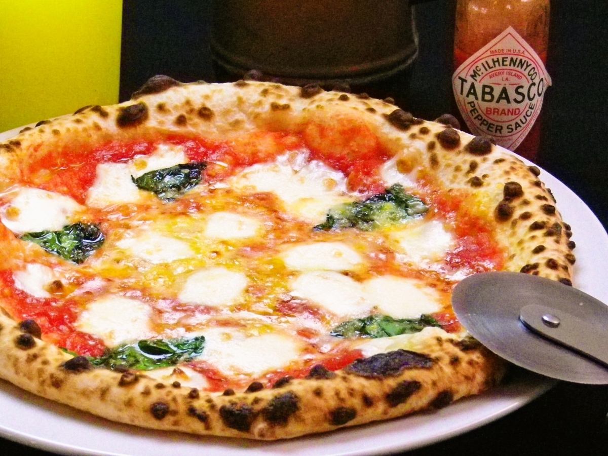 Enjoy authentic Neapolitan pizza and pasta at affordable prices!