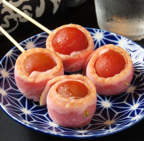 トマト巻き  Yakitori tomato roll skewer