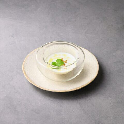 冷たいタマネギのクリームスープ