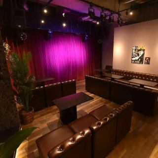 20名～最大50名様まで収容可能な広々とした店内は貸切にも対応しております。歓送迎会や懇親会、各種パーティーそしてゲストと笑顔の時間を満喫できる結婚式2次会など、あらゆるシーンにご利用ください。