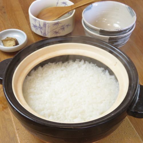 Freshly cooked clay pot rice