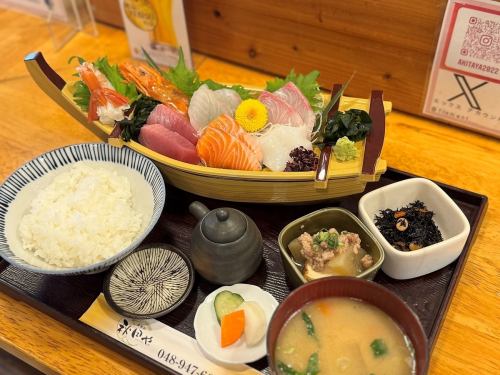 秋田や舟盛り定食