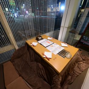 A glass-enclosed private room located on the mezzanine floor.Ideal for girls-only gatherings and dates ♪ It's a popular seat with only one seat, so reservations are required! Also for girls-only gatherings and special occasions ★