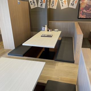 ８名掛け掘りごたつ席がございます