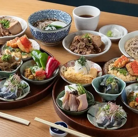 土日祝は終日お得！立ち飲みやサク飲みで昼から乾杯を楽しもう