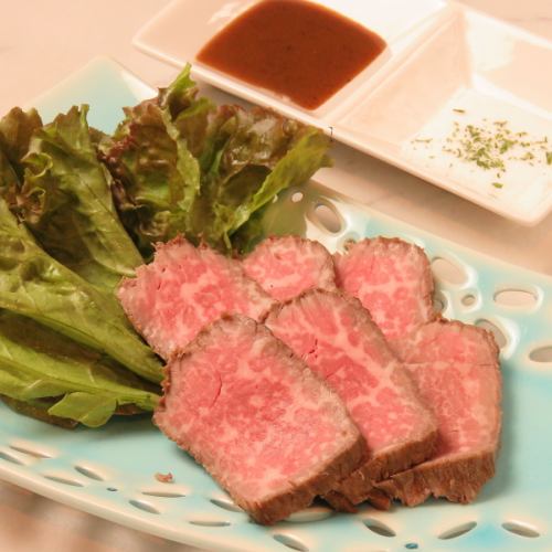 [自製]烤牛肉1,200日元（不含稅）