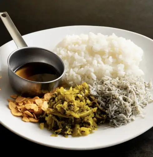 铁板高菜炒饭