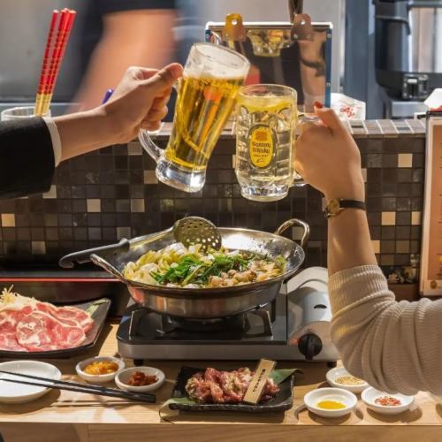【酥脆全套餐】2種肉8道菜+內臟火鍋+食材◆4,900日圓，含生啤酒100分鐘無限暢飲