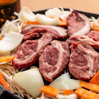 【酥脆全套餐】2種肉8道菜+內臟火鍋+食材◆4,900日圓，含生啤酒100分鐘無限暢飲