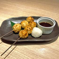 [Tsukune skewers] Grated daikon radish and ponzu sauce skewers