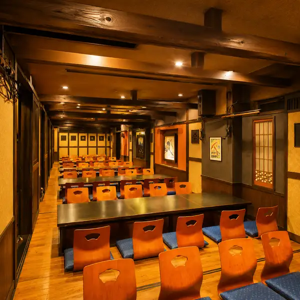 団体様に最適な団体フロアは最大70名様迄ご案内可能◎宴会・飲み会・歓送迎会・ママ会などの各種宴会に是非ご利用下さい…♪和モダン空間の当店は落ち着いた大人の空間…。個室も多数完備しておりますので、様々なシーンでご利用下さい★お得なクーポンも多数ご用意♪コースじゃなくても飲み放題OK※参考画像