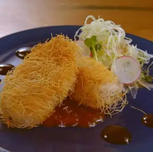 豚フィレ肉のカダイフヴェール ～香味トマトのサルサソース～