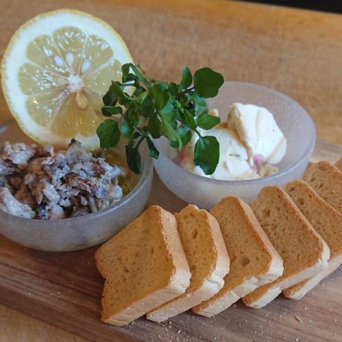 Bonito Anchovies and Shutou Cream Cheese with Toast