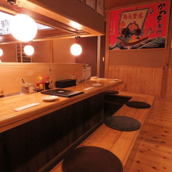 We also have counter seats that can accommodate up to 8 people! You can see how the food is prepared right in front of you, so you can experience the deliciousness of the food even more! , perfect for dining with couples or friends.You can enjoy food and alcohol in a calm atmosphere.Please spend a pleasant time♪