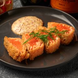 Salmon rare cutlet