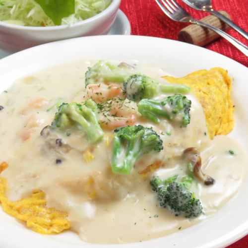 [Signature] Creamy omelette rice with shrimp and broccoli / Creamy omelette rice with shrimp and spinach