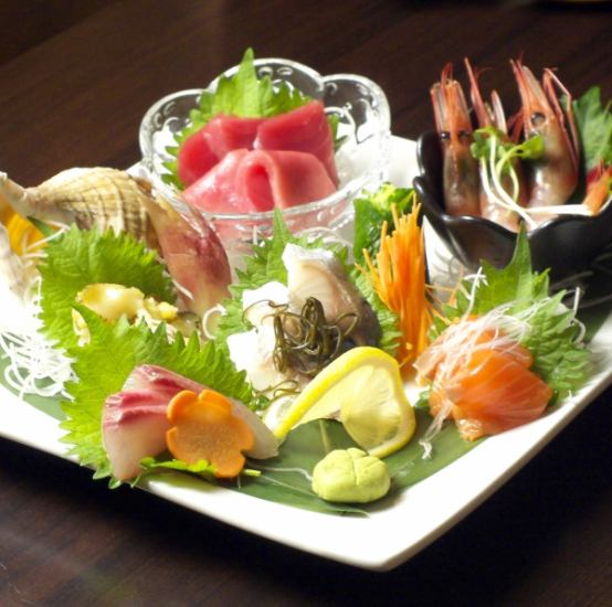 日替わりのお刺身は種類も豊富な逸品！旬の食材を堪能ください