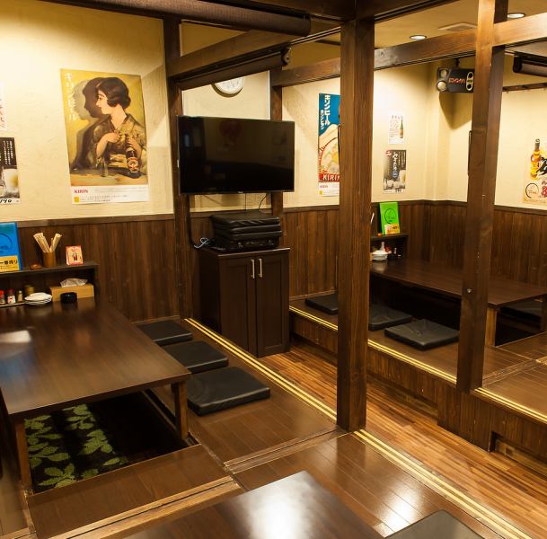 カウンター席以外は掘りごたつ！店内のお席、ほぼ掘りごたつです。足を伸ばしてゆっくりとお寛ぎいただけます。