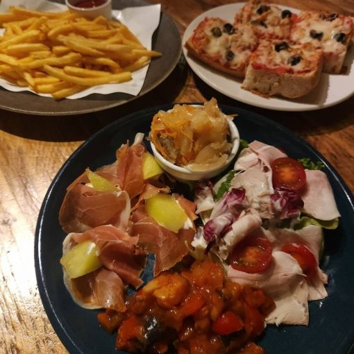 [AFTER PLAN] *Only available after 20:30! Includes 60 minutes of all-you-can-drink ◆ Appetizers, homemade focaccia pizza, etc. 3,000 yen