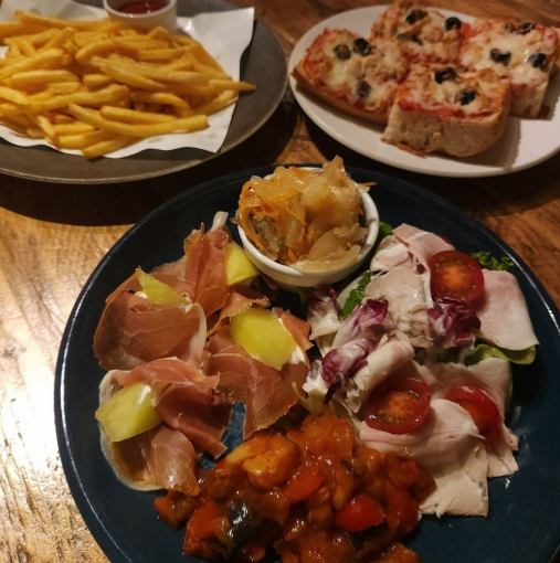 [AFTER PLAN] *Only available after 20:30! Includes 60 minutes of all-you-can-drink ◆ Appetizers, homemade focaccia pizza, etc. 3,000 yen