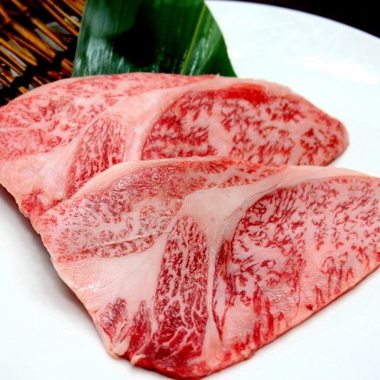 Easily eat and compare various parts of Japanese black beef ♪