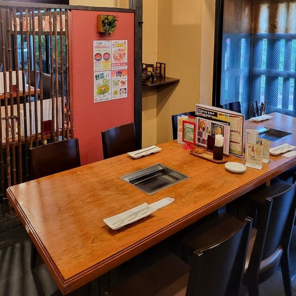 A long table that can accommodate up to 10 people.It is a popular venue for family celebrations and reunions with friends! ☆If you are looking for a delicious restaurant near Kyodo Station or Matsubara Station, please try Yakiniku Karashitei Kyodo Akatsutsumi Dori branch. Please use it!