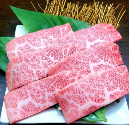 Karashitei's yakiniku, seasoned with a variety of sauces, is delicious, whether it's Japanese beef or imported beef!