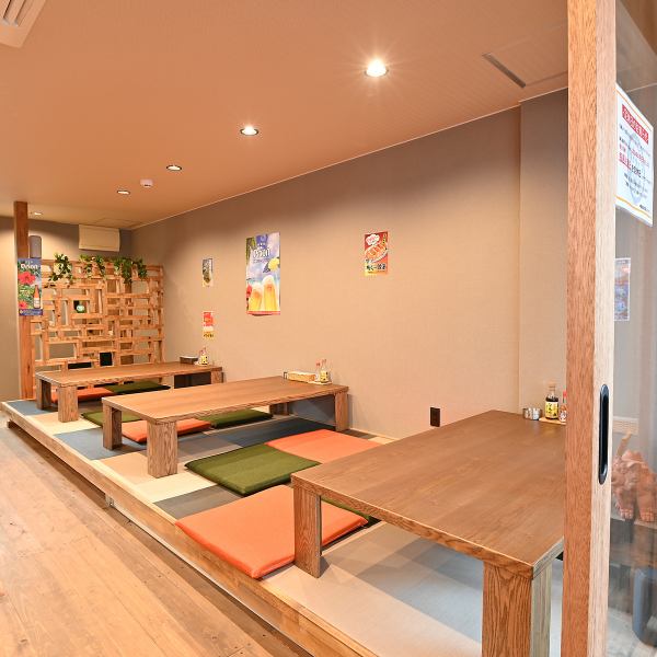 松戸駅「東口」から徒歩3分！！店内は全席お座敷なので、足を伸ばしてゆったりお過ごしいただけます♪平日は飲み放題コース2000円で開催中！アットホームな空間で、ご宴会・女子会・ご家族でのお集まり・ご友人と飲み会などに最適◎大人数でのご利用はお早めにご連絡くださいませ♪
