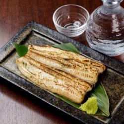 Charcoal grilled eel (white grilled)