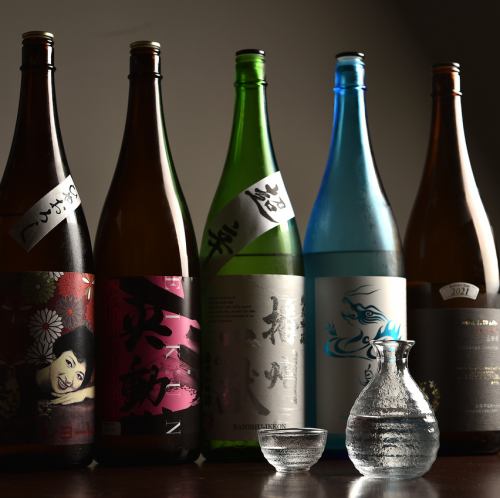 You can enjoy a variety of sake.