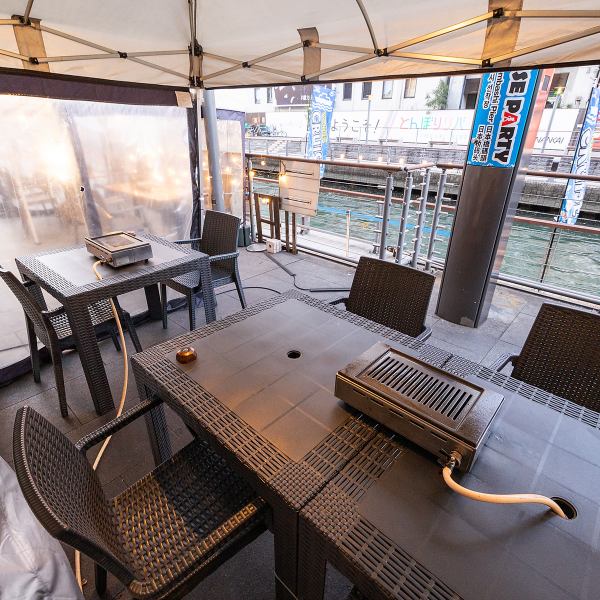 [Very popular terrace seating★] Meals overlooking the Dotonbori River are exceptional! Reservations are required in the summer, but even on cold or rainy days, there is a roof and a vinyl sheet, so you can use the restaurant comfortably! Yakiniku at the restaurant is also very popular at girls' night out♪