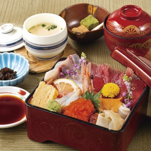 Seafood box <rice box, steamed dish, pickles, miso soup, dessert>