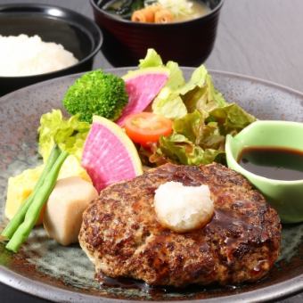 【自2026年1月9日起】仅限午餐：日立牛肉汉堡午餐