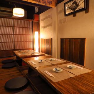 We have sunken kotatsu that can accommodate up to 12 people.We offer a space where you can cherish a sense of privacy, such as family gatherings, class reunions, and dining with friends.Please spend a pleasant time without worrying about your surroundings. We also have a variety of course meals, so it is recommended to reserve your seats and weekends as soon as possible!