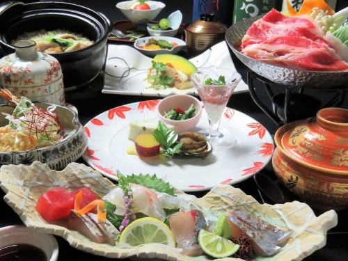 Enjoy Kuroge Wagyu beef sukiyaki and seasonal earthenware pot rice ♪ Comes with dessert ◎ All 11 dishes 7,000 yen (meals only)
