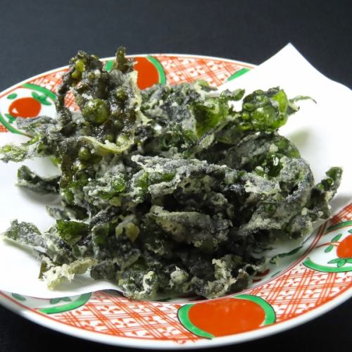 三陸産ワカメの唐揚げ