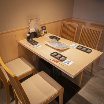 宴会や女子会利用にぴったりのテーブル席♪